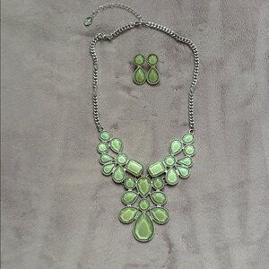 Elegant Silver and Green Statement Necklace